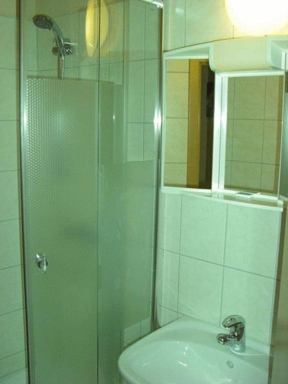 גלזנקירכן Hotel Am Stern מראה חיצוני תמונה